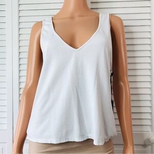VIMMIA White V-Neck Intention Tank Size Medium